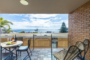 The Crest 7 6-8 Tomaree RD Stunning unit with Spectacular Water Views
